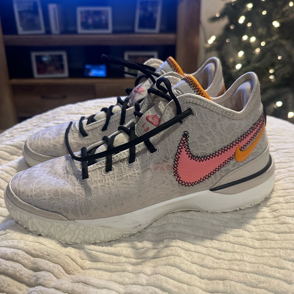 Nike White and Pink Sneakers